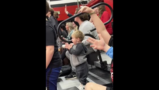 Little boy’s adorable reactions while watching a game in Heflin, Alabama, USA