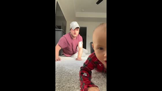 Baby hilariously ignores dad's fake fainting act in Virginia, USA