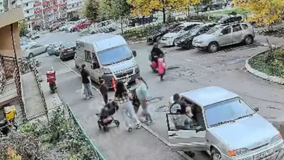 Delivery driver attacked after courtyard accident in Krasnodar, Russia