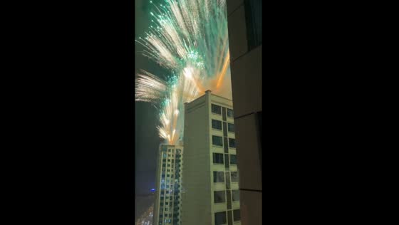 Spectacular skies: Hunan's dazzling night revealed in explosive fireworks extravaganza
