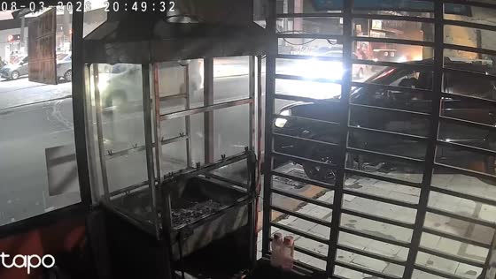 SUV crashes into roadside stall injuring vendor in Rizal, Philippines