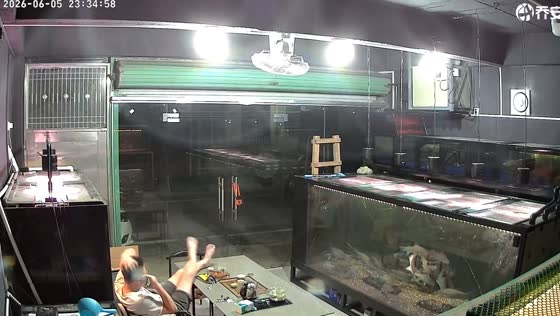 Fish tank suddenly bursts inside home in Jiangxi, China