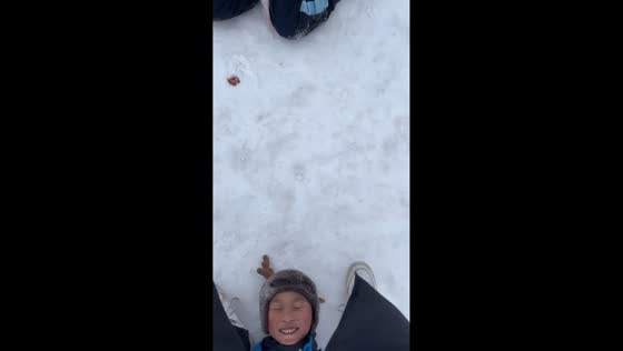 Child startles man while filming in Heilongjiang, China