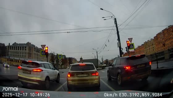 BMW crashes at intersection running red light in St. Petersburg, Russia