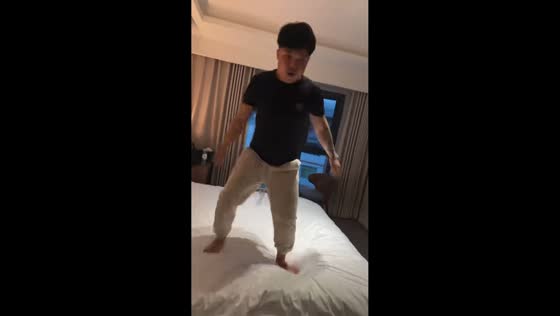 Man falls off bed while attempting backflip in Chongqing, China