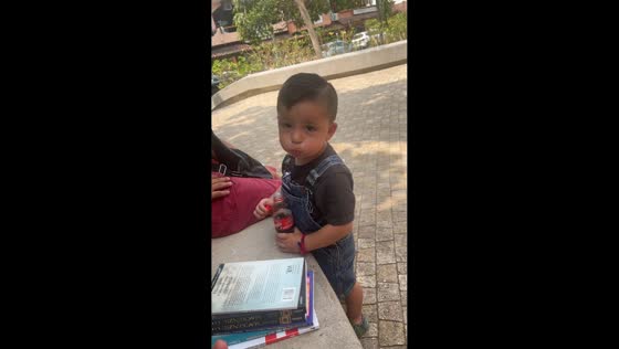 Boy drops soda after funny reaction in Ixtapa, Mexico