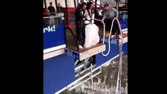 Newlyweds take the plunge: bungee jumping at Sky Park Sochi