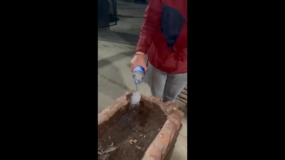 Bottled water freezes instantly during cold wave in Rosario, Argentina