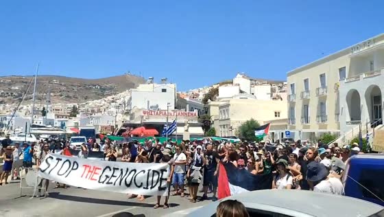 Greek protesters block Israeli cruise ship from docking in Syros, Greece