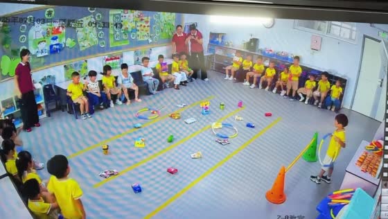 Kindergarten ring toss game takes an unexpected turn in Jiangxi, China