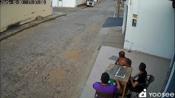 Car rolls backward unattended in Portugal, Portugal