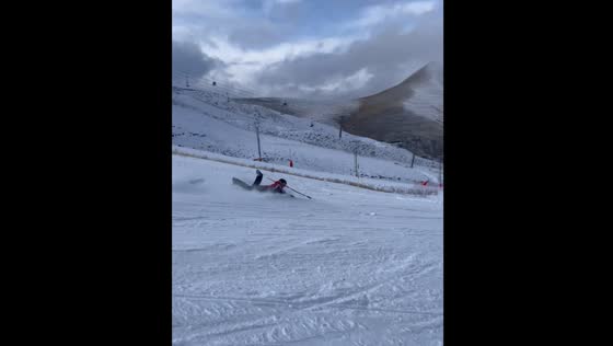 Skiing accident caught on video in Erzurum, Türkiye