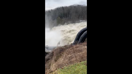 Flooding fury: Fairfax Falls braces against torrential waters