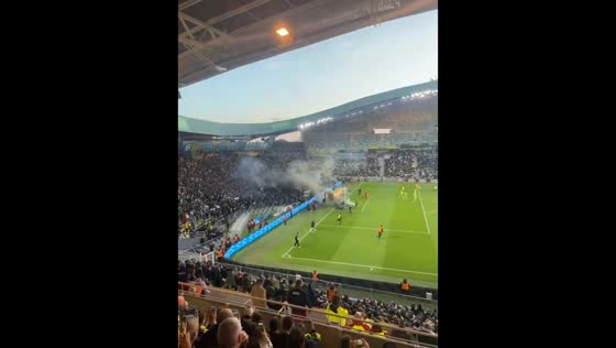 Ligue 1 match abandoned after pitch invasion at Stade de la Beaujoire in Nantes, France