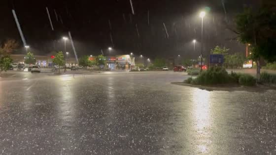Large hailstorm hits Colorado