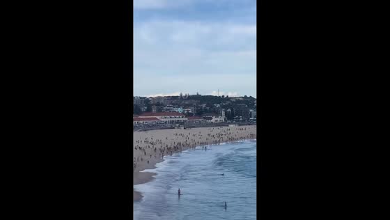 Mass panic as gunfire erupts in Bondi Beach, Sydney, Australia