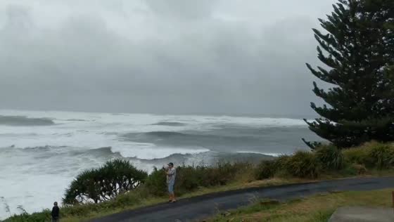 Rough sea conditions as Cyclone Alfred nears Yamba, Australia