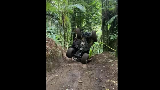Quadracycle overturns while people ride in Berastagi