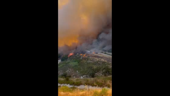 Wildfire burns across hillside in Kumluca, Antalya, Türkiye