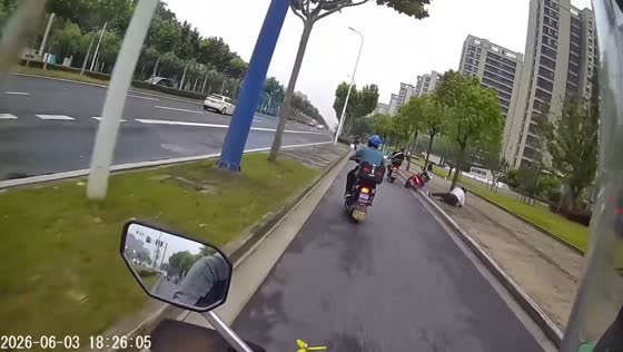 E-scooter collision on motorcycle lane caught on camera in Shanghai, China