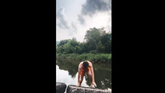 Man backflips into water to avoid large rock in Pennsylvania quarry