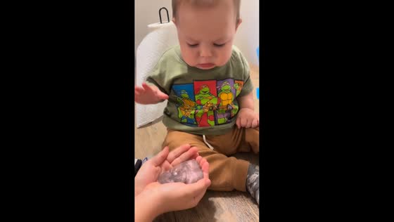 Baby’s first reaction to slime in Long Beach, California, United States