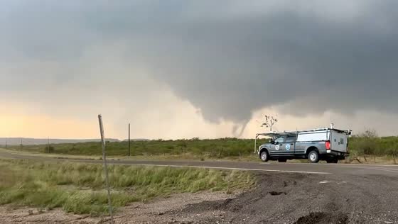 Multi-vortex tornado Near Creta, Oklahoma
