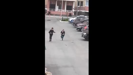 Drunk woman kicks and chases police in Tyumen, Russia