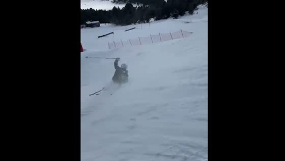 Skiing fail caught on camera in Font-Romeu-Odeillo-Via