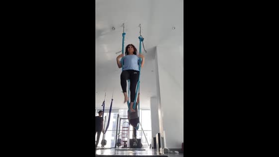 Woman falls during aerial yoga routine in Karachi, Pakistan