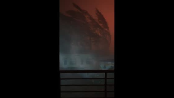 Powerful nighttime thunderstorm lashes Hebei, China