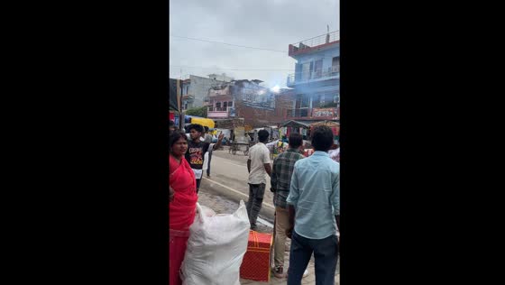 Video shows cracking electric lines emitting sparks in Khalilabad, India