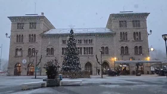 Heavy snowfall blankets Estella, Navarra, Spain