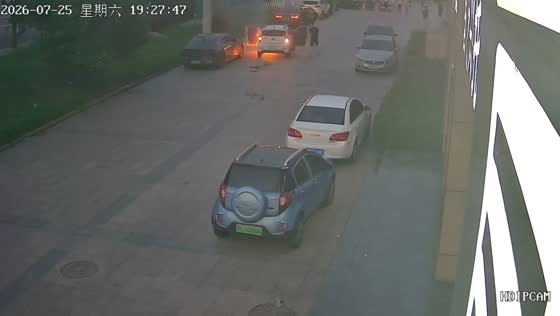 Car catches fire in middle of street in Shandong, China