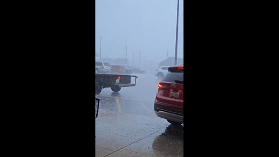 Hail storm with tennis ball-sized hailstones hits Sherman, USA