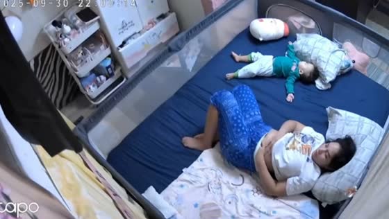 Mother and baby shaken during 6.7 earthquake in Cebu, Philippines