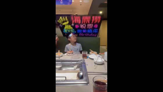Birthday cake mishap as board falls on child in Hebei, China
