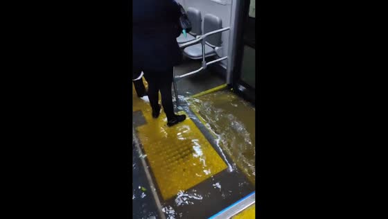 Flood pours into moving bus during torrential rain in Querétaro, Mexico