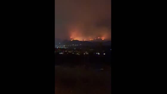 Video captures the Airport Fire in Trabuco Canyon, CA