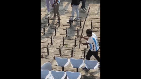 Crowd chaos breaks out at Messi fan event in Kolkata, India