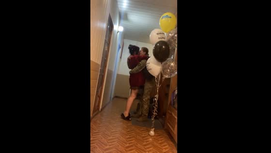 Ukrainian soldier's emotional return to Odessa unveils surprise balloon welcome