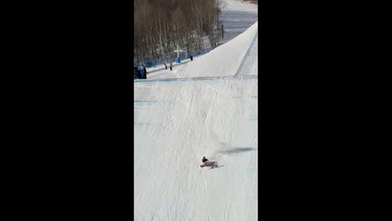 Skier injured after high ramp crash at Beijing, China