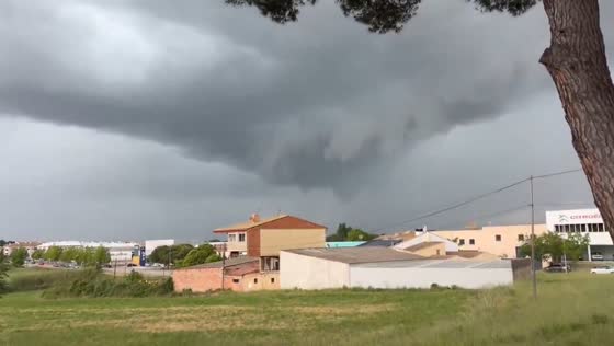 Massive rotating cloud formation appears over Llagostera, Spain