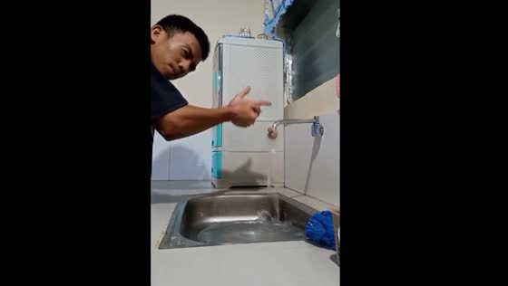 Unique kitchen troubles: the gunshot sink that keeps dishwashing lively!