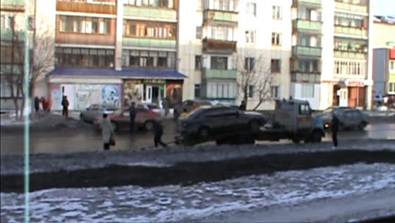 Russian police struggle to load detained driver's car onto tow truck: Sibay incident caught on camera