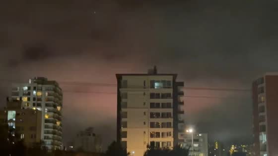 Mysterious glowing light appears in night sky over Viña del Mar, Chile