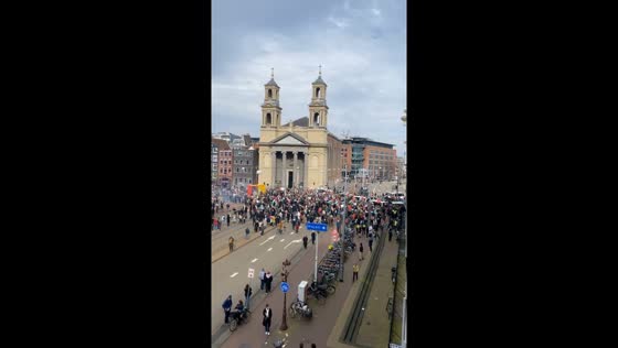 Protests erupt at Amsterdam Holocaust Museum opening 