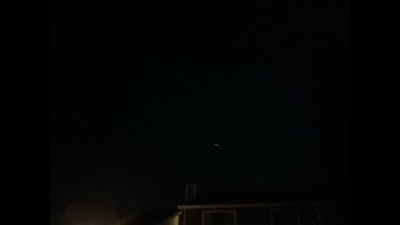 SpaceX Dragon capsule re-entry lights up night sky in Monarch Bay, California