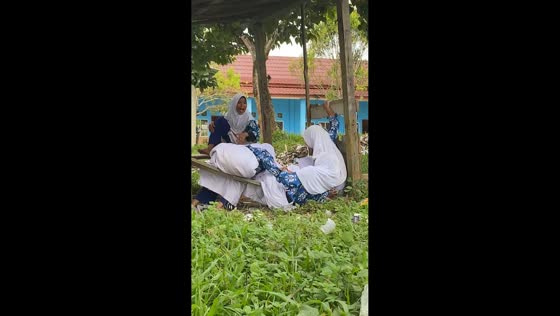 Group of friends fall as hut bench collapses in Lubuklinggau, Indonesia