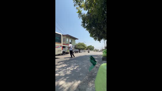 Student hands out free rice to jeepney drivers in Guagua, Pampanga, Philippines